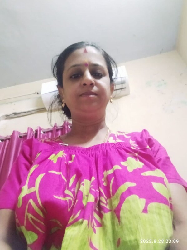 Mallu aunty cheating on her husband nude photos 4
