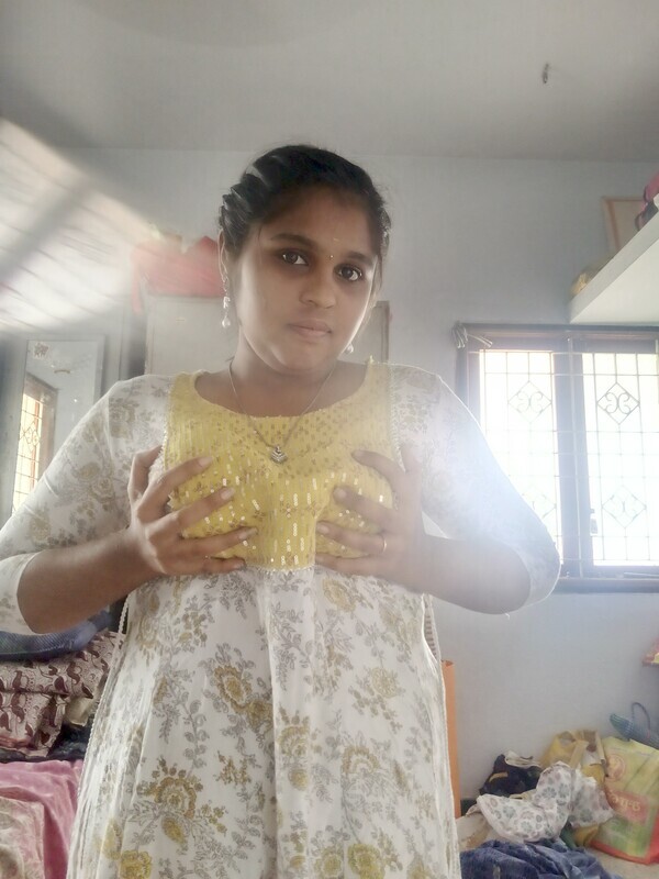 Mallu girl in bra and panty goes topless for boyfriend 2