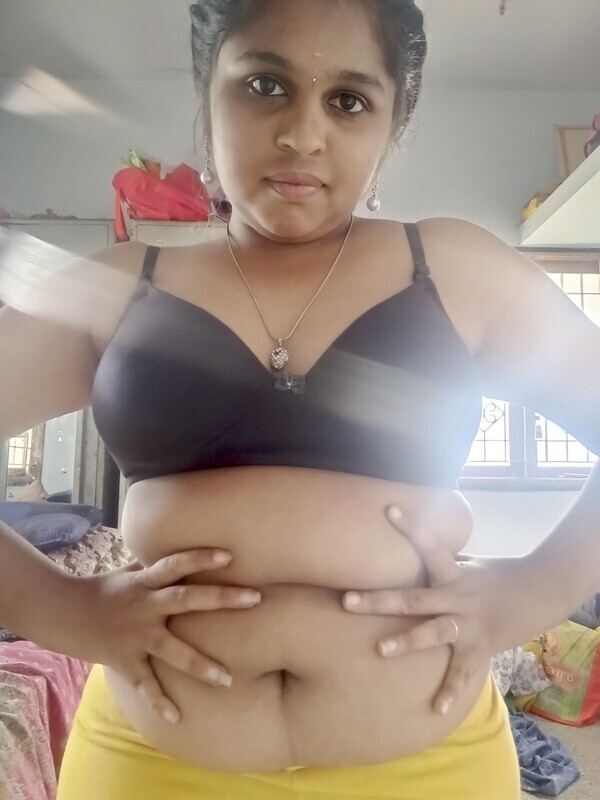 Mallu girl in bra and panty goes topless for boyfriend 3