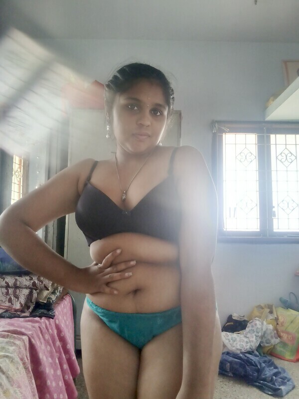 Mallu girl in bra and panty goes topless for boyfriend 4