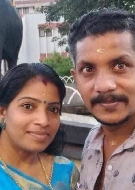Mallu wife pussy licking by husband viral pics 1