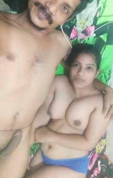 Mallu wife pussy licking by husband viral pics 3
