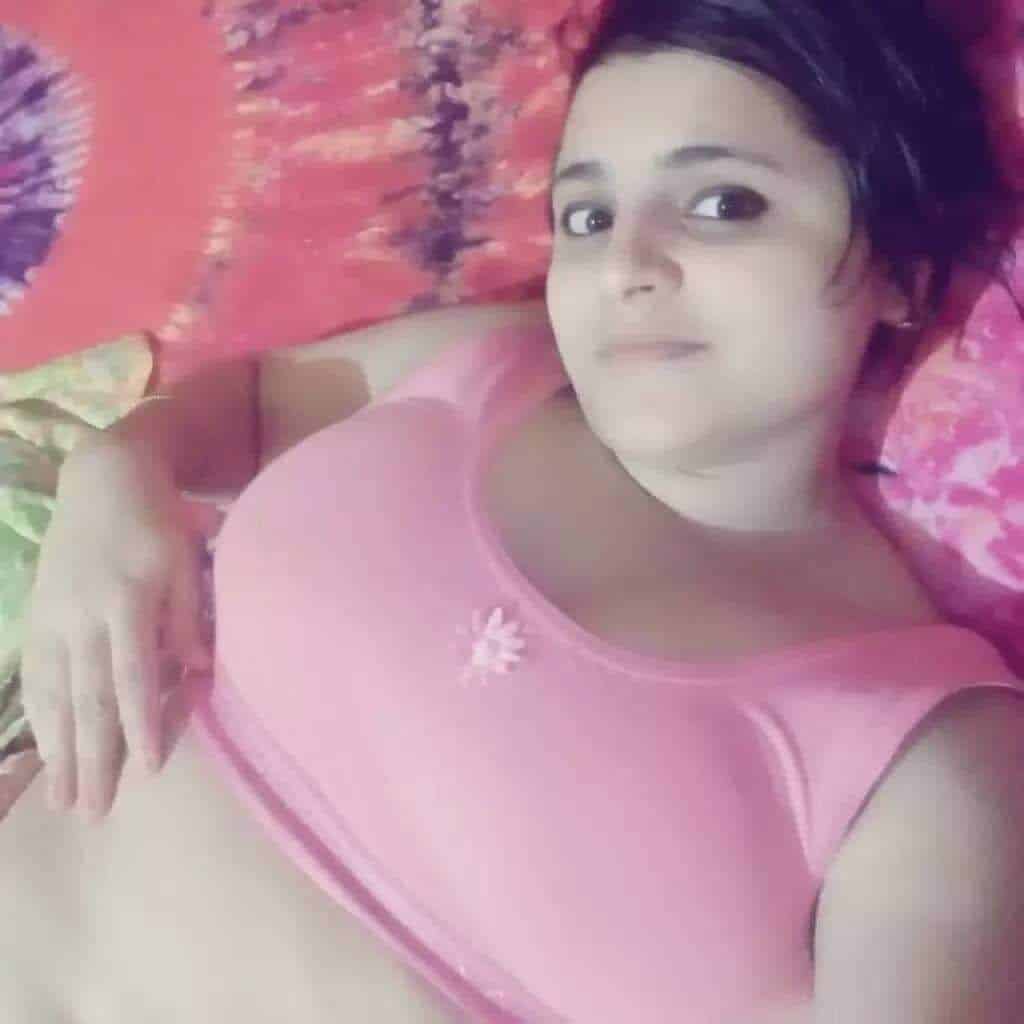 Masturbate and cum on seeing these beautiful chubby girl pics 1
