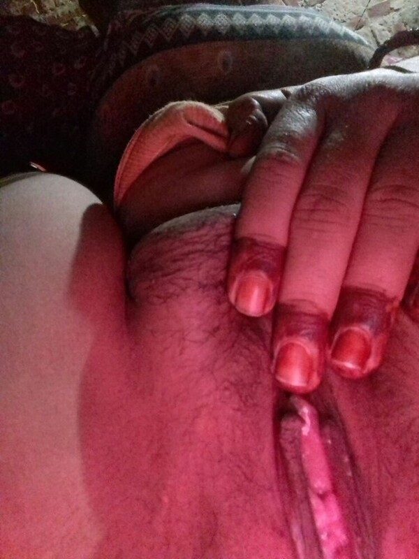 Mature aunty showing big boobs and nude 5