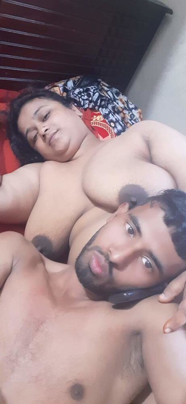 Mature Bengali chachi sex with younger guy pics 4