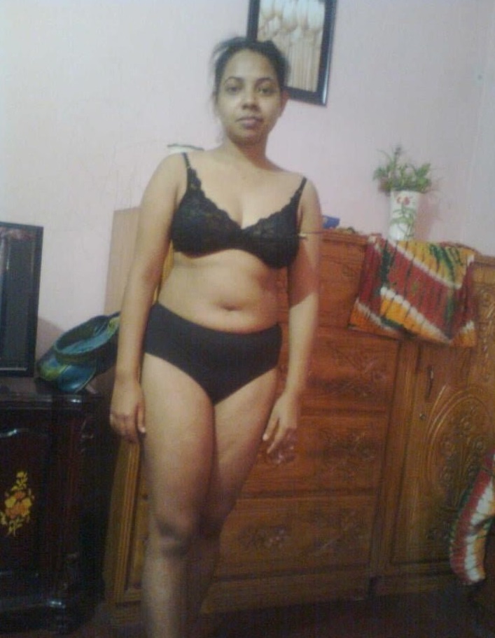 Mature Bhabhi bude pics 3