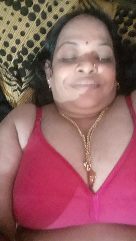 Mature big boobs mallu aunty nude photos 5