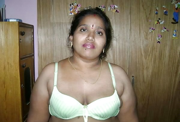 Mature busty wife pics have been shared online 1