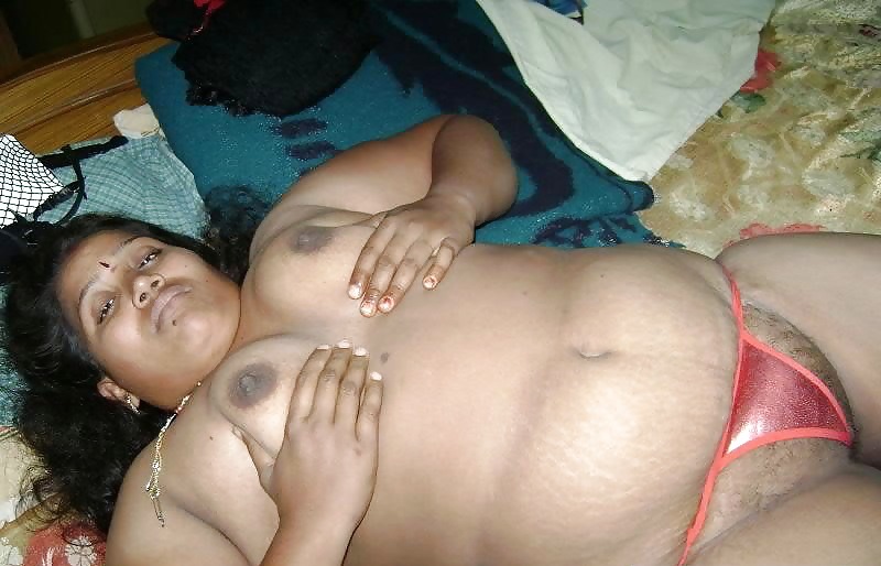 Mature busty wife pics have been shared online 5