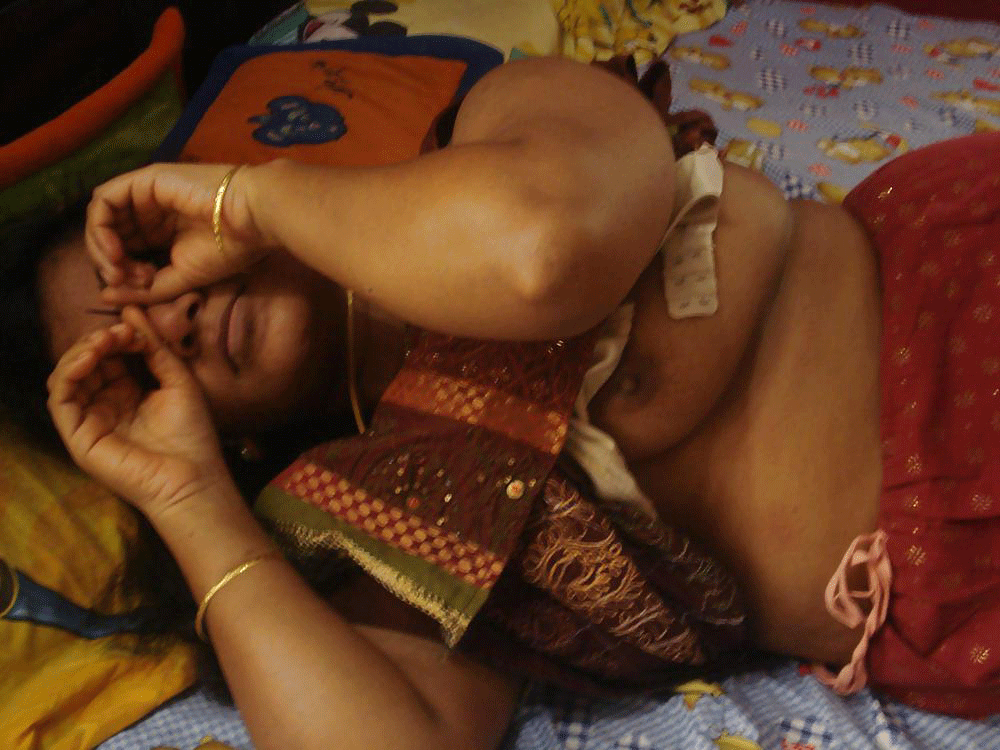 Mature Desi Tamil wife nude pics 6