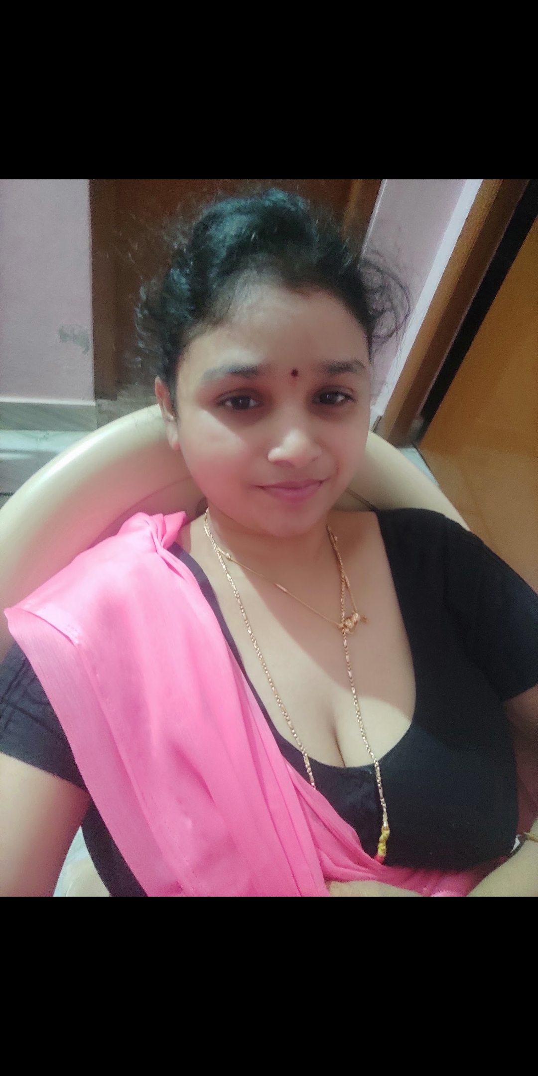 Mature Indian aunty big boobs showing pics 5