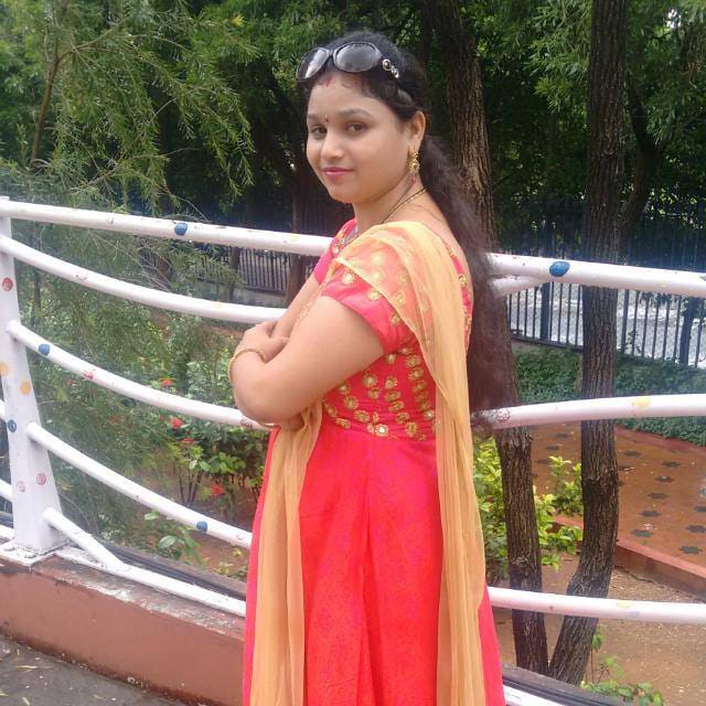 Mature Indian aunty big boobs showing pics 9