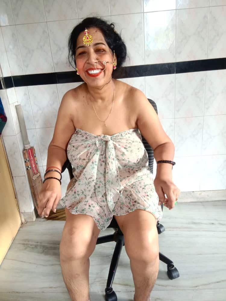 Mature Indian aunty nude pics gallery 3