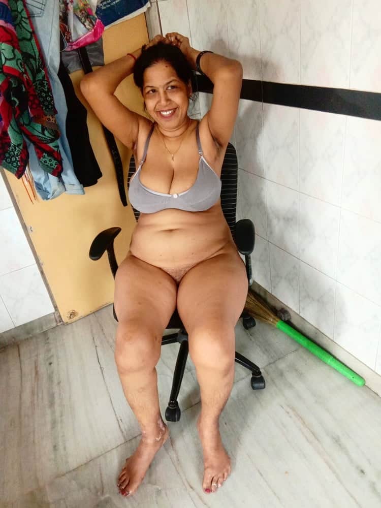 Mature Indian aunty nude pics gallery 4