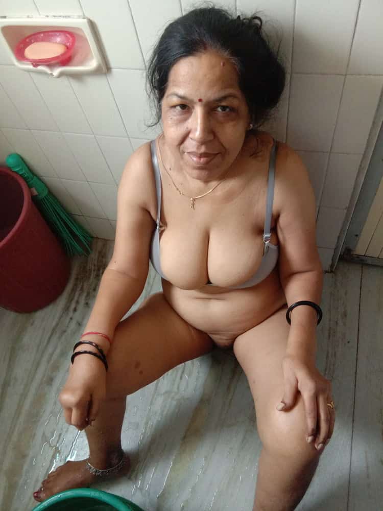 Mature Indian aunty nude pics gallery 5
