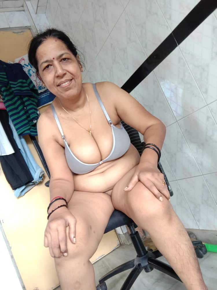Mature Indian aunty nude pics gallery 6