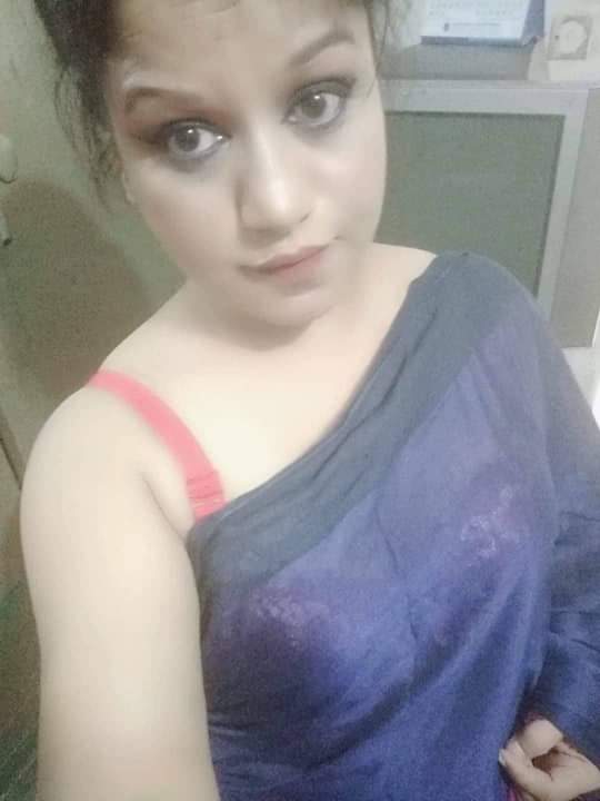 Mature sexy wife photos shared online 2