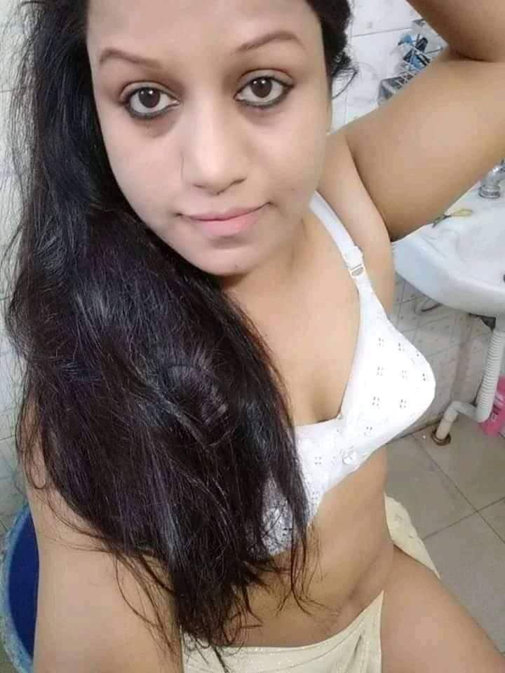 Mature sexy wife photos shared online 4