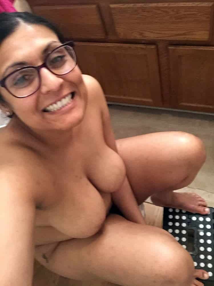 Mature wife nude photos online 2
