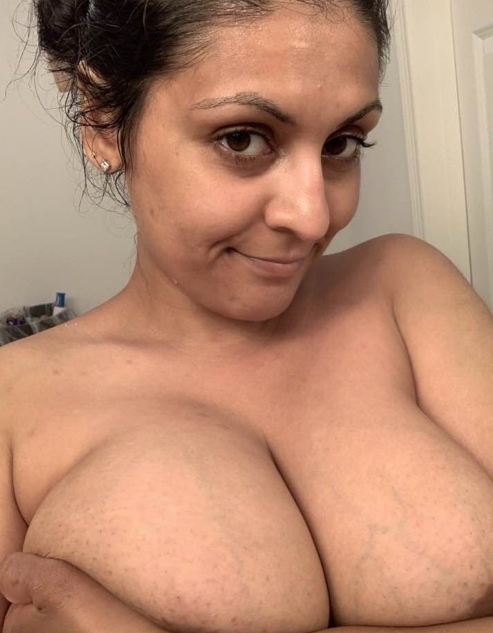 Mature wife nude pics 2