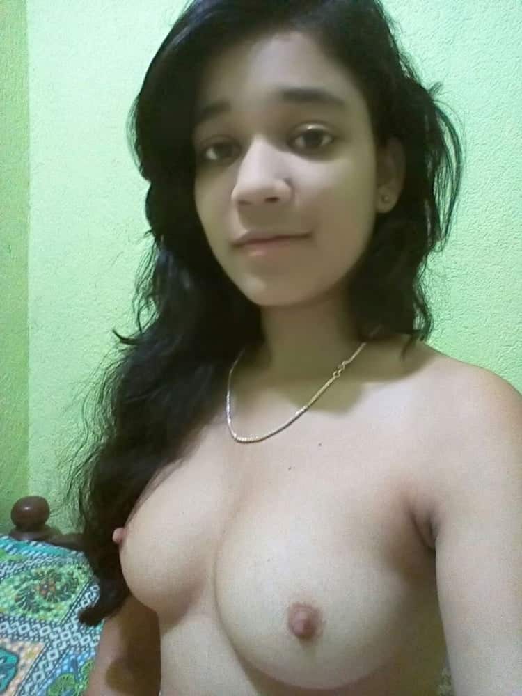 Mind-blowing cute Indian boob pics of a college girl 4