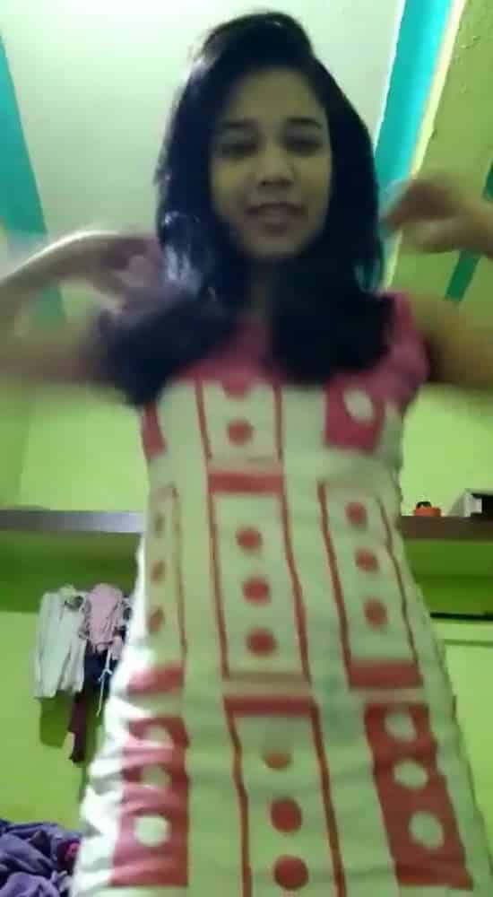 Mind-blowing cute Indian boob pics of a college girl 7