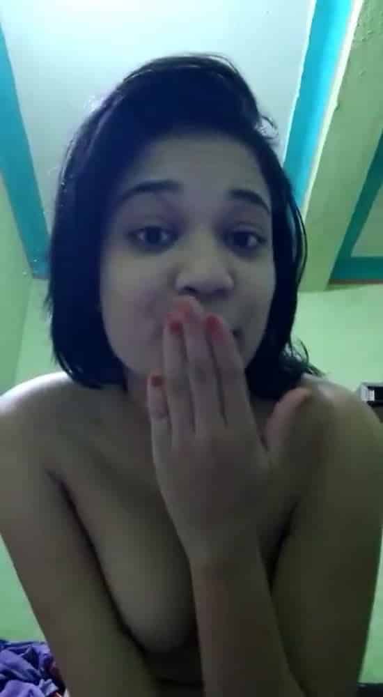 Mind-blowing cute Indian boob pics of a college girl 8