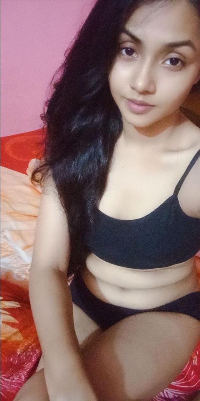 Mumbai Indian girl teasing stockings show 3
