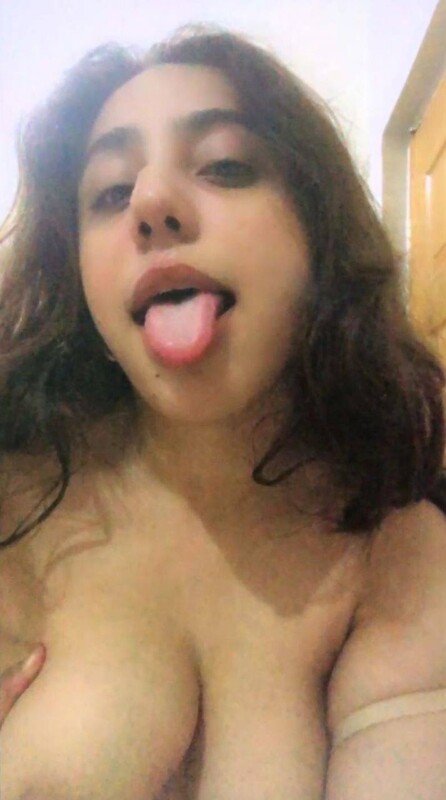Mumbai Muslim girl topless playing with sexy boobs 4