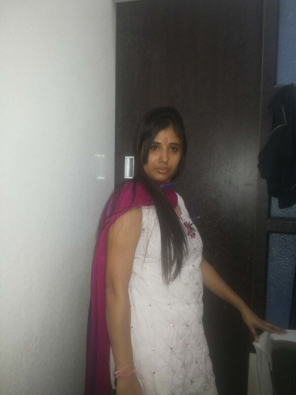 Mumbai wife cheats husband and shows big boobs 3