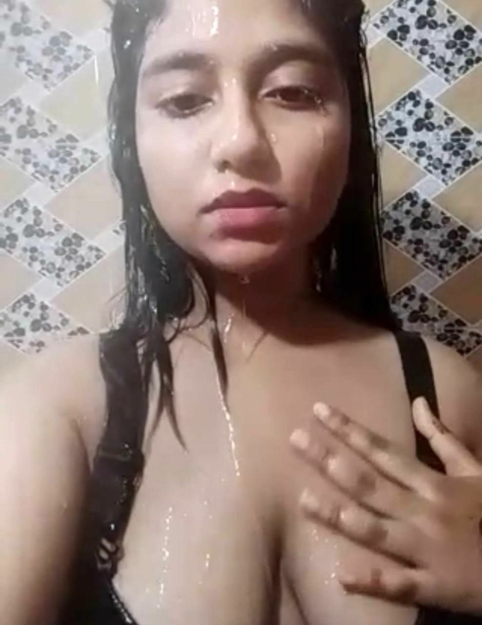 Natural flashing topless Indian girl photos 4
