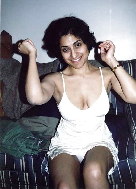 Naughty Indian Milf hairy pussy photos 3