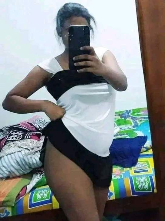 Naughty Lankan girl blowjob and sexy boobs show 2