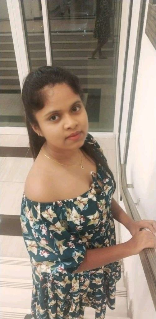 Naughty Lankan girl blowjob and sexy boobs show 3