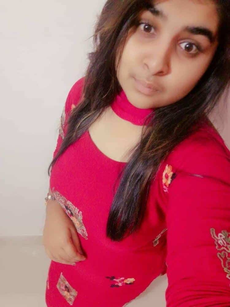Naughty little Desi babe nude pics 4