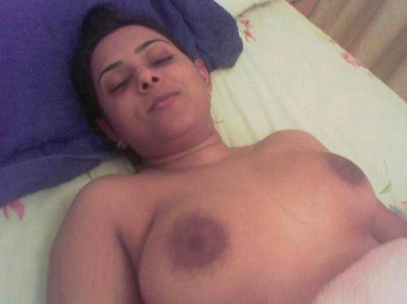 Naughty pics of a beautiful house wife having fun with her husband 3