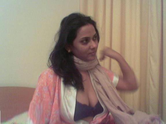 Naughty pics of a beautiful house wife having fun with her husband 7