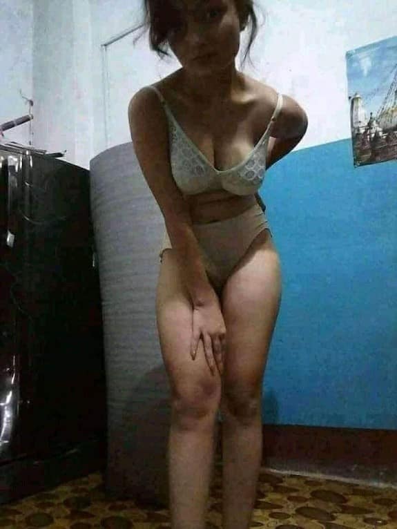 Nepali girl nude pics 10