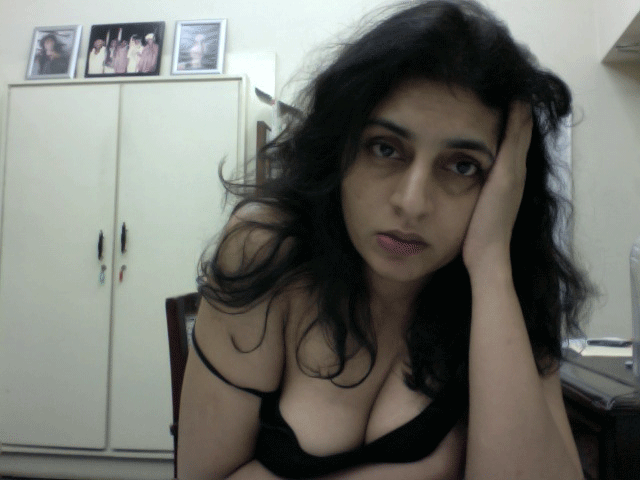 New Delhi babe Punjabi girl nude photo gallery 10