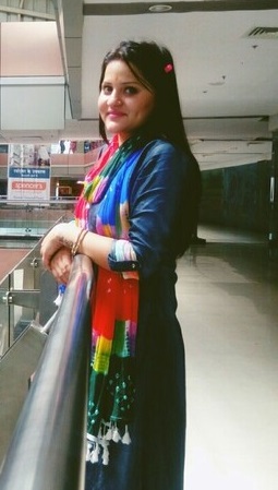 New Delhi Pacific mall bhabhi showing boobs in bra 2