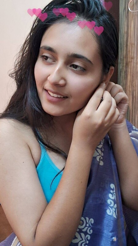 New viral videos and photos of sexy Indian girlfriend 1