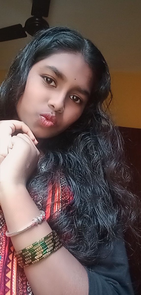 Newly married Bengaluru wife shows naked body 1