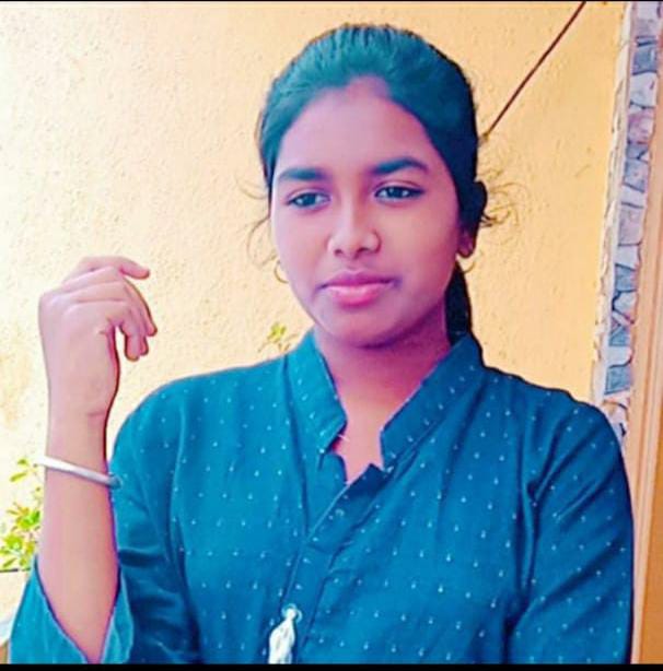 Newly married Bengaluru wife shows naked body 6