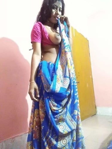 Newly married Desi wife boobs pics for your pleasure 4