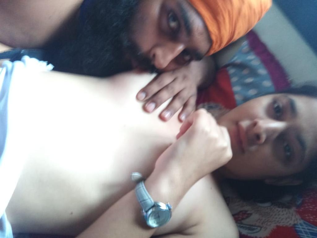 Newly married Indian couple sex photos 1