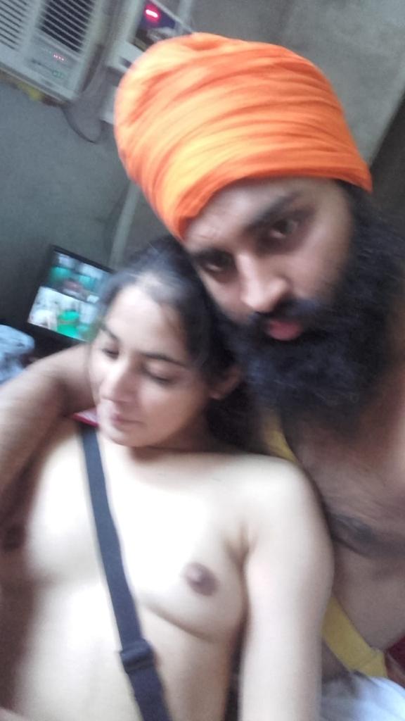 Newly married Indian couple sex photos 4