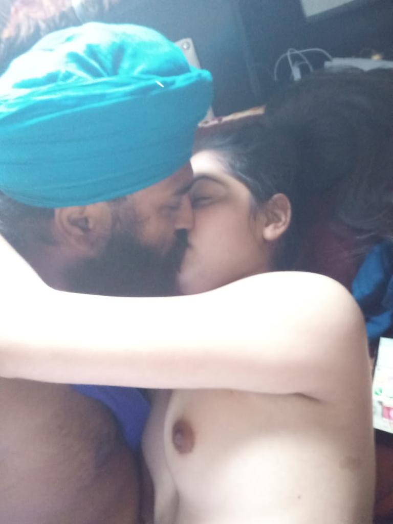 Newly married Indian couple sex photos 6
