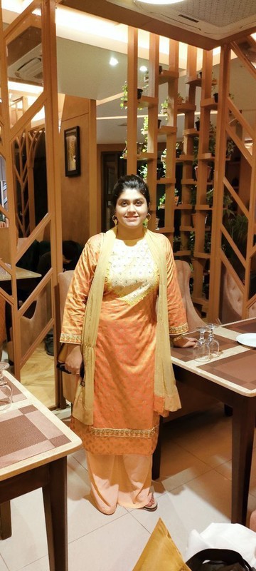 Newly married Indian girl nude sex photos 7