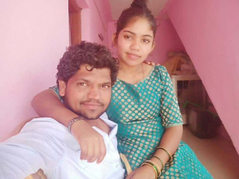 Newly married Indian girl topless photos galore 7