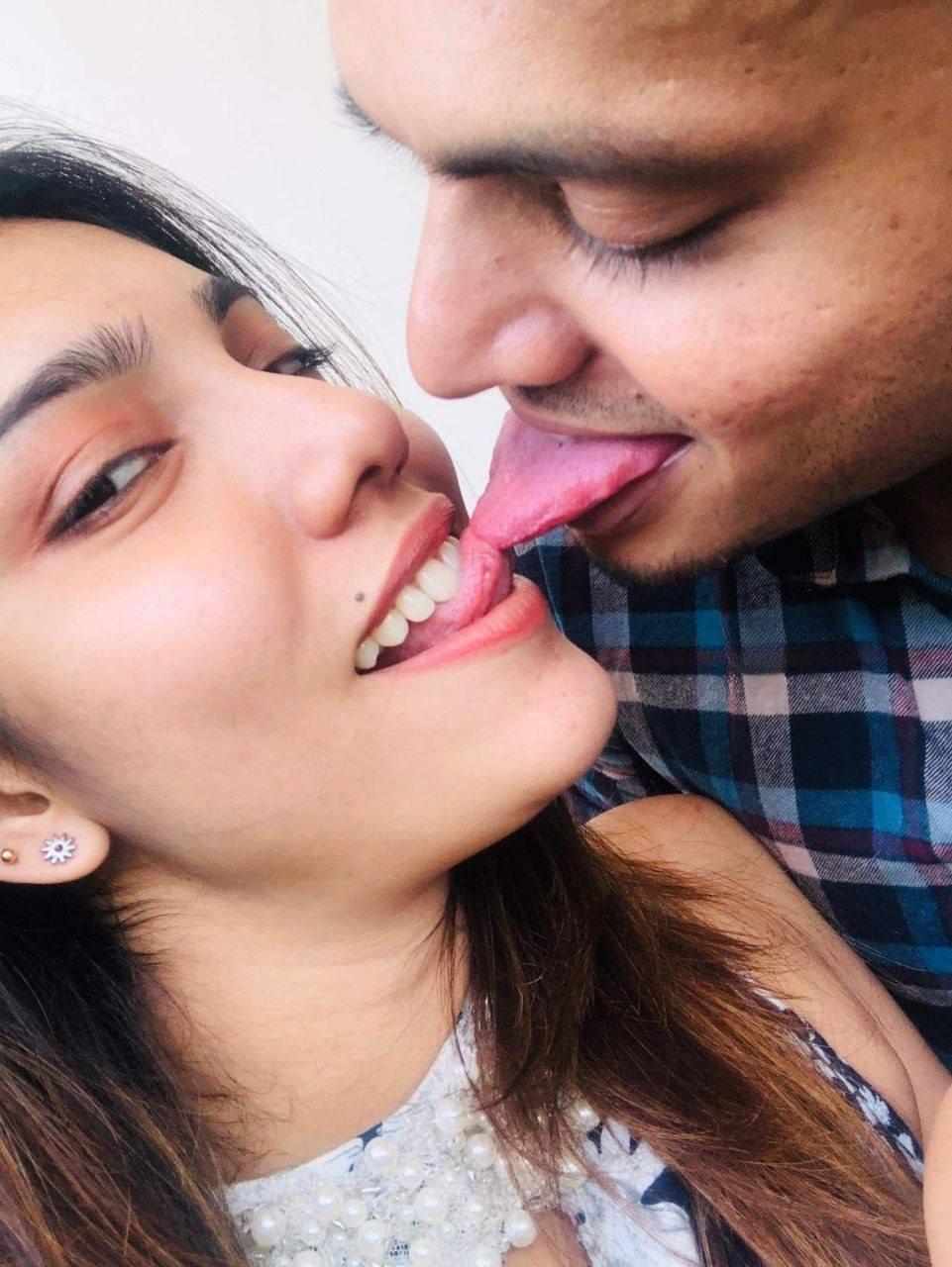 Newly married Srilankan couple honeymoon hot pics 2